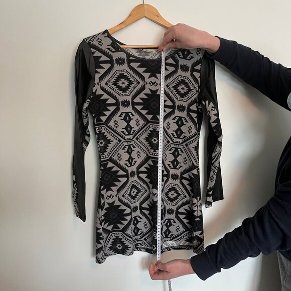 COCO @ tashi. Classic Collection. Patterned Long Shirt or Dress. Black and Grey - Picture 4 of 8